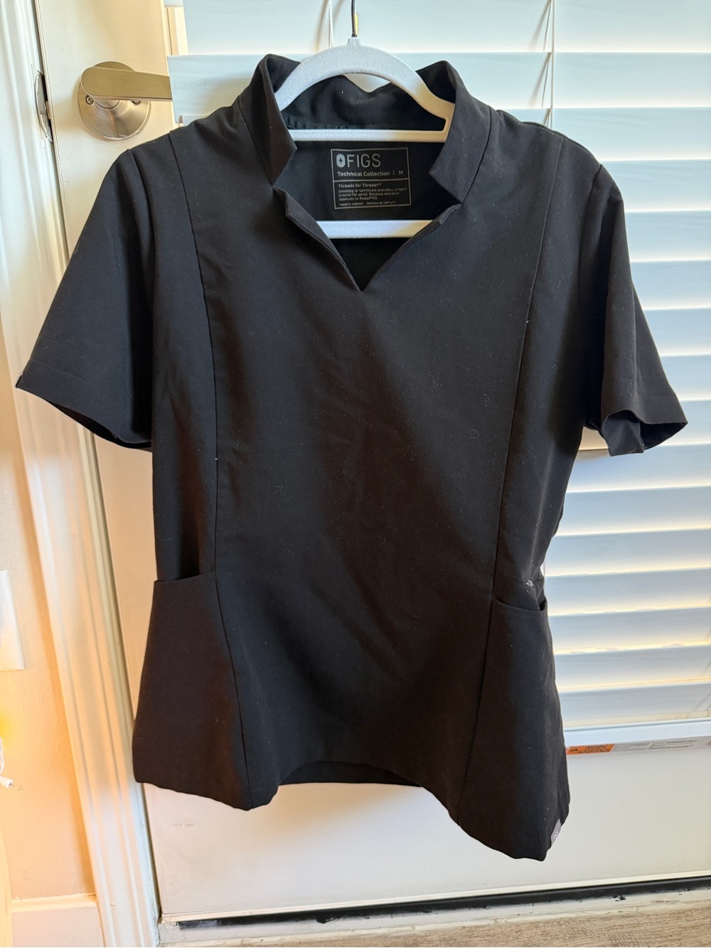 Figs Black Women's V-Neck Scrub Tunic with Pocket Panels